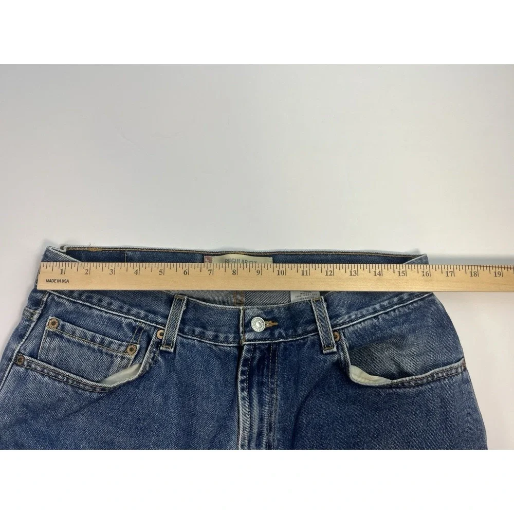 Levi's 505 Jeans 32x31 Straight Fit Medium Wash Denim Y2K Classic Style